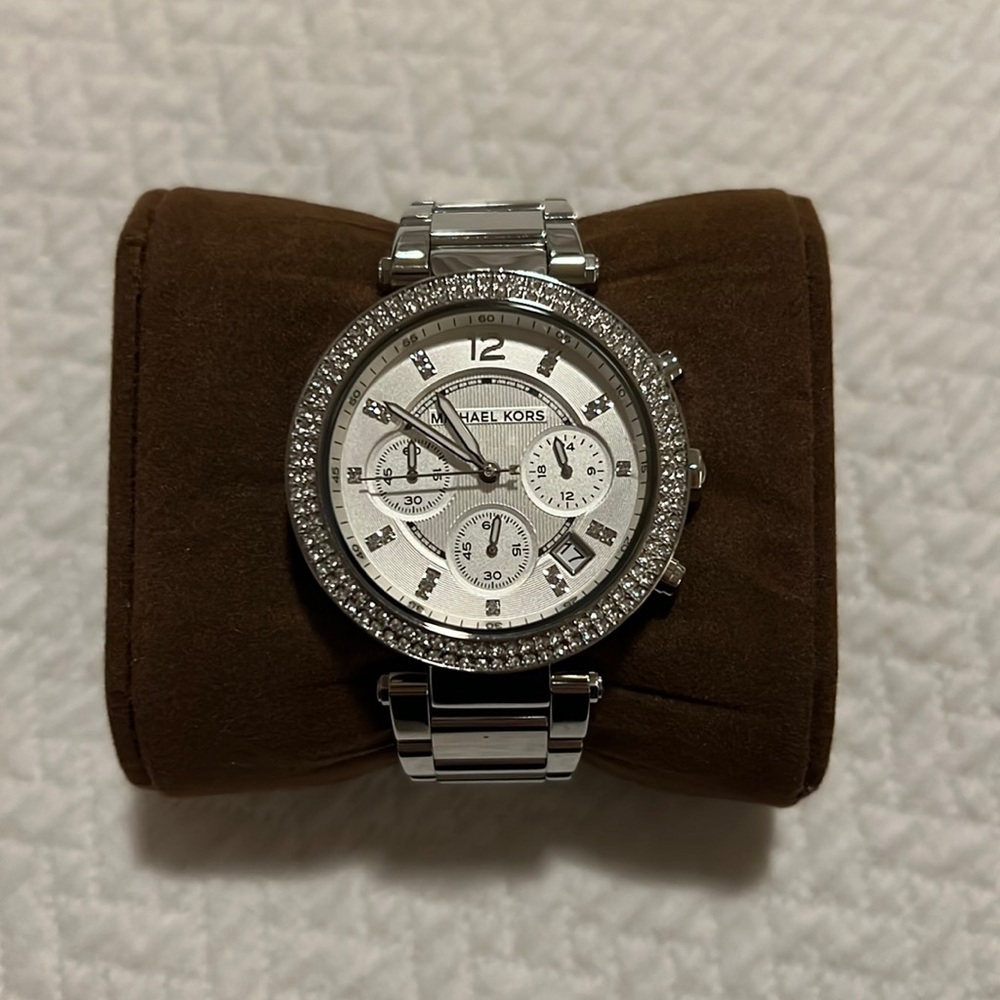 MICHAEL KORS
Parker Silver Dial Stainless Steel Chronograph Ladies Watch 39 mm